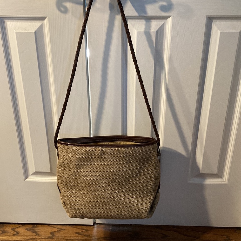 LIZ CLAIBORNE tan w/brown poly w/ jute shoulder bag, braided handle  $9